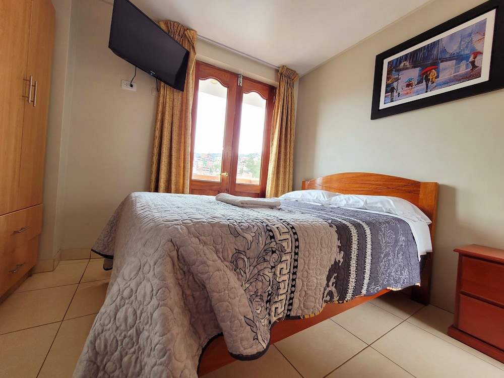 Basic Double Room Single Use, Ensuite, City View photo 2