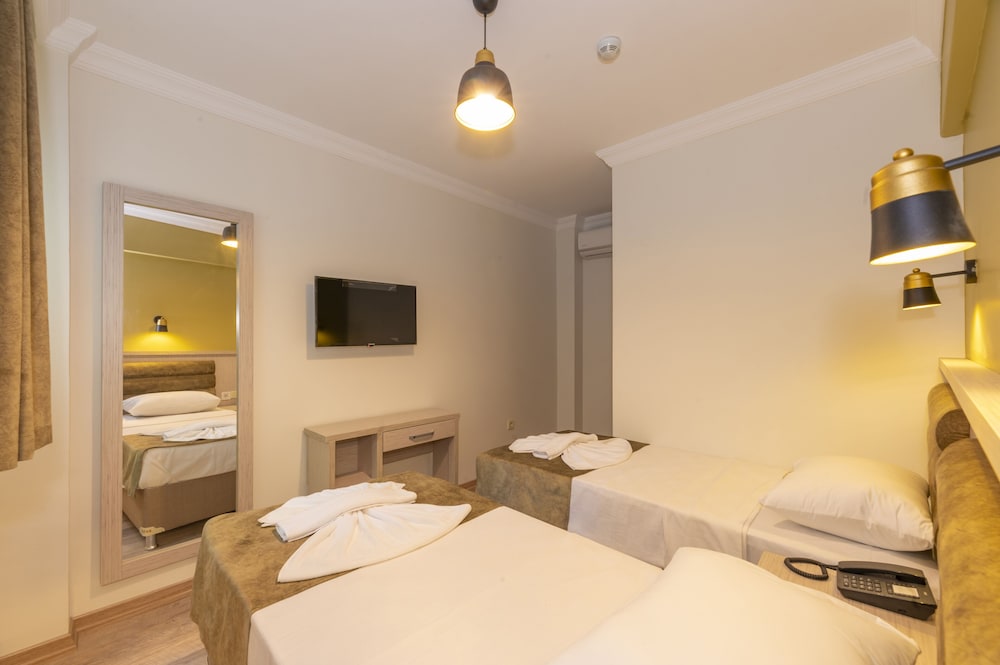 Standard Twin Room, 2 Twin Beds photo 2