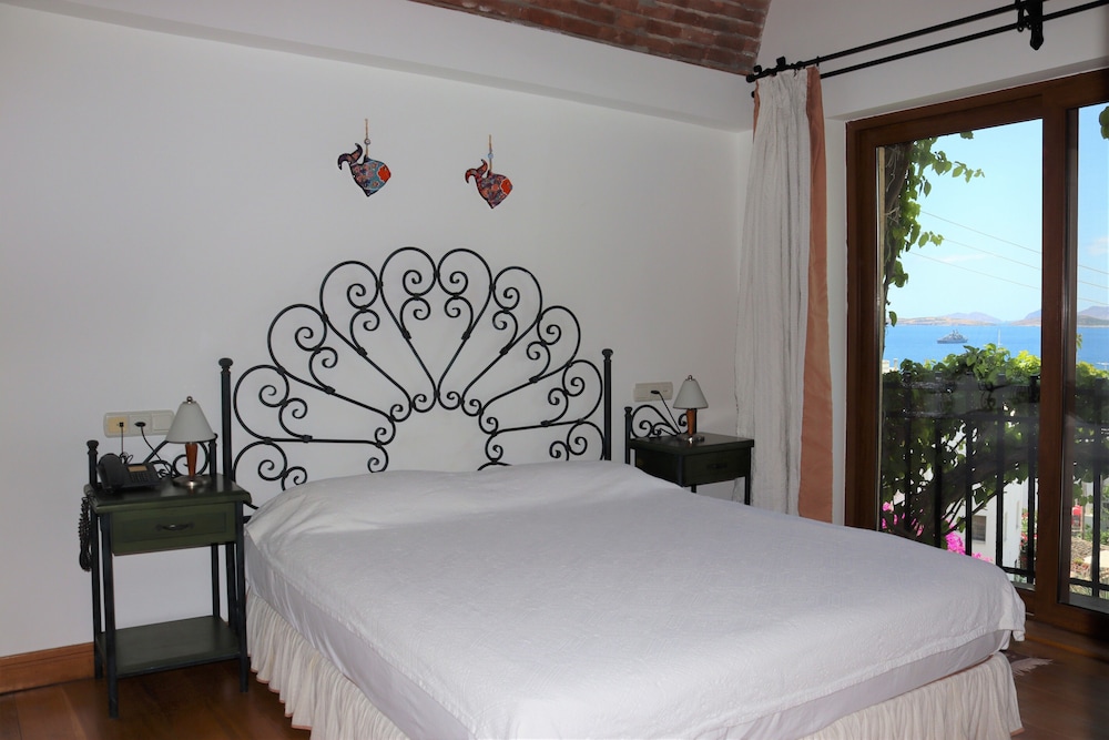 Signature Suite, Sea View