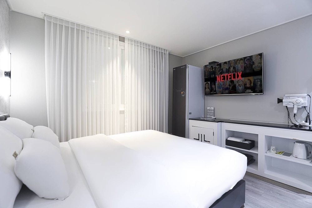 Standard Double Room, City View