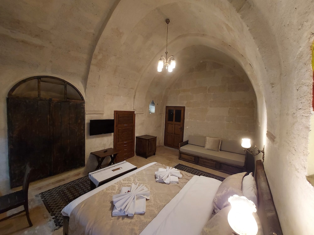 Deluxe Room - Photo 18