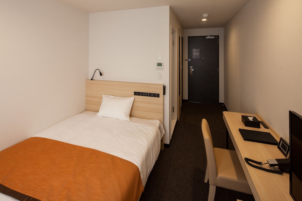 Standard Semi Double Room
