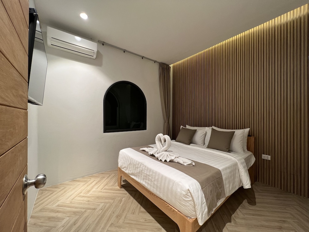 2 Bedroom Seaview Deluxe photo 2