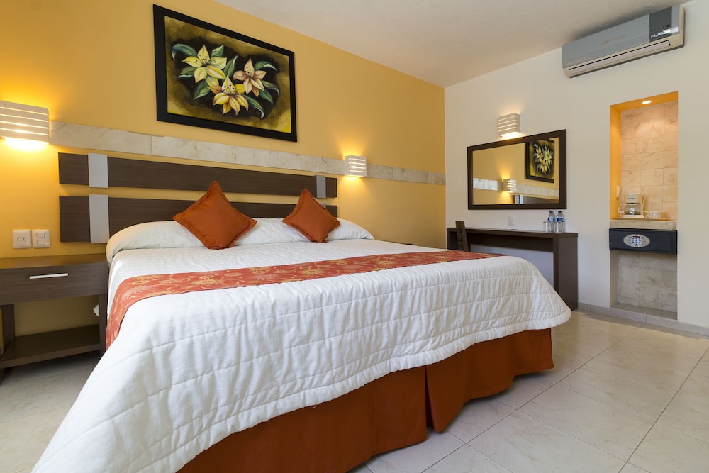 Executive Room, 1 King Bed, Interior View - Photo 4
