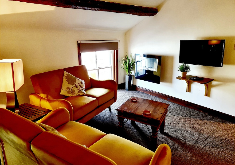 Suite, Ensuite photo 3