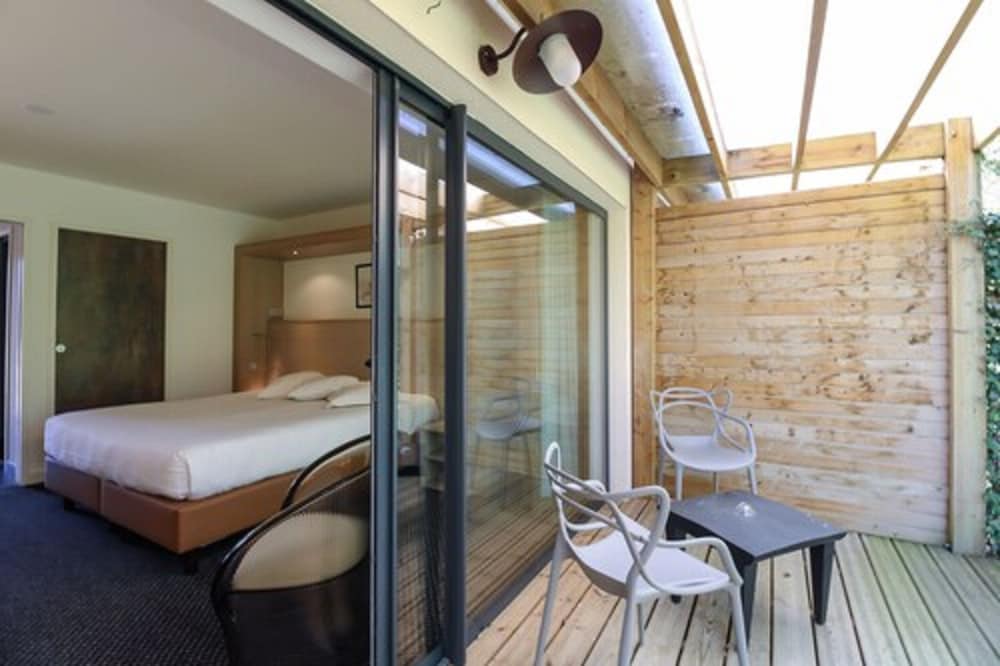 Deluxe Room, 1 Double Bed photo 2