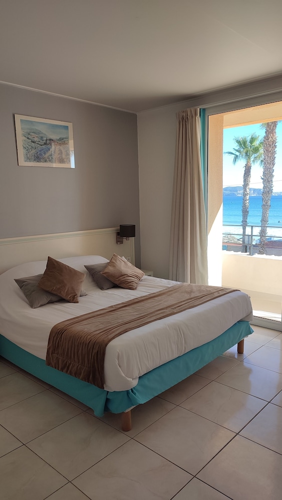 Comfort Room, Sea View photo 1