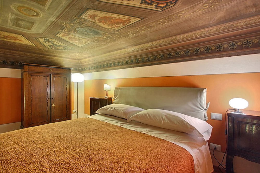 Apartment, 1 Queen Bed with Sofa bed (Tosca) photo 1