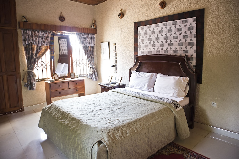 Comfort Room (Adinkra) photo 1