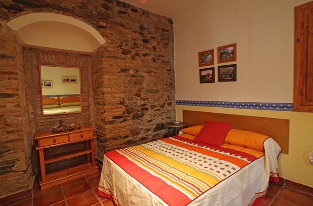 House, 2 Bedrooms