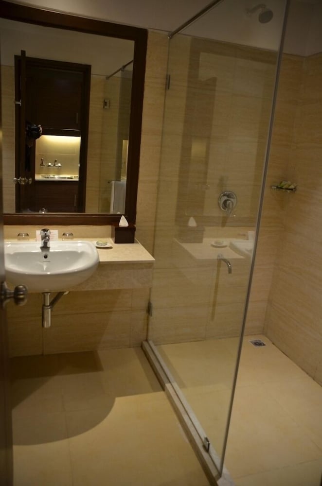 Deluxe Room - Photo 2