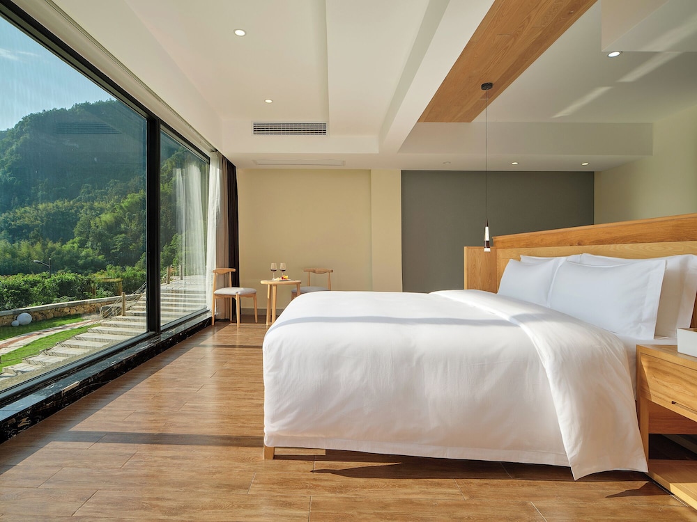 Honeymoon Double Room, Hill View
