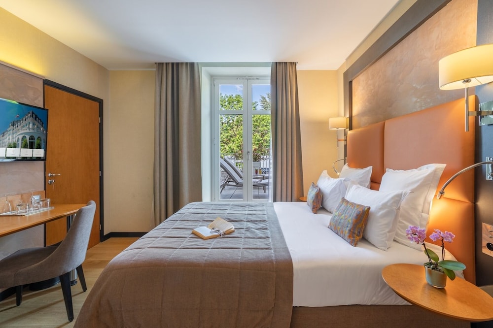 Terraces Lake Suite with spa access on reservation