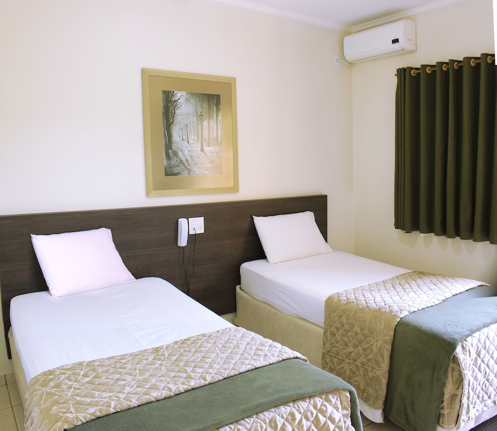 Economy Twin Room, 2 Twin Beds photo 3