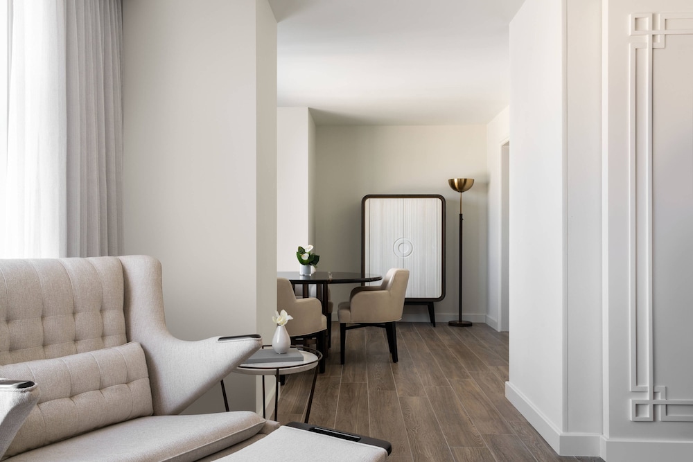 Suite, 1 Bedroom, City View - Photo 2