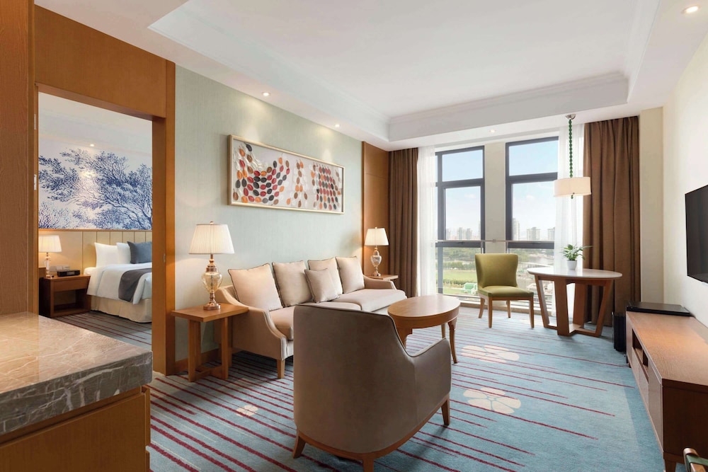 Suite, 1 King Bed, Non Smoking