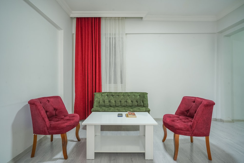 Quadruple Room - Photo 13