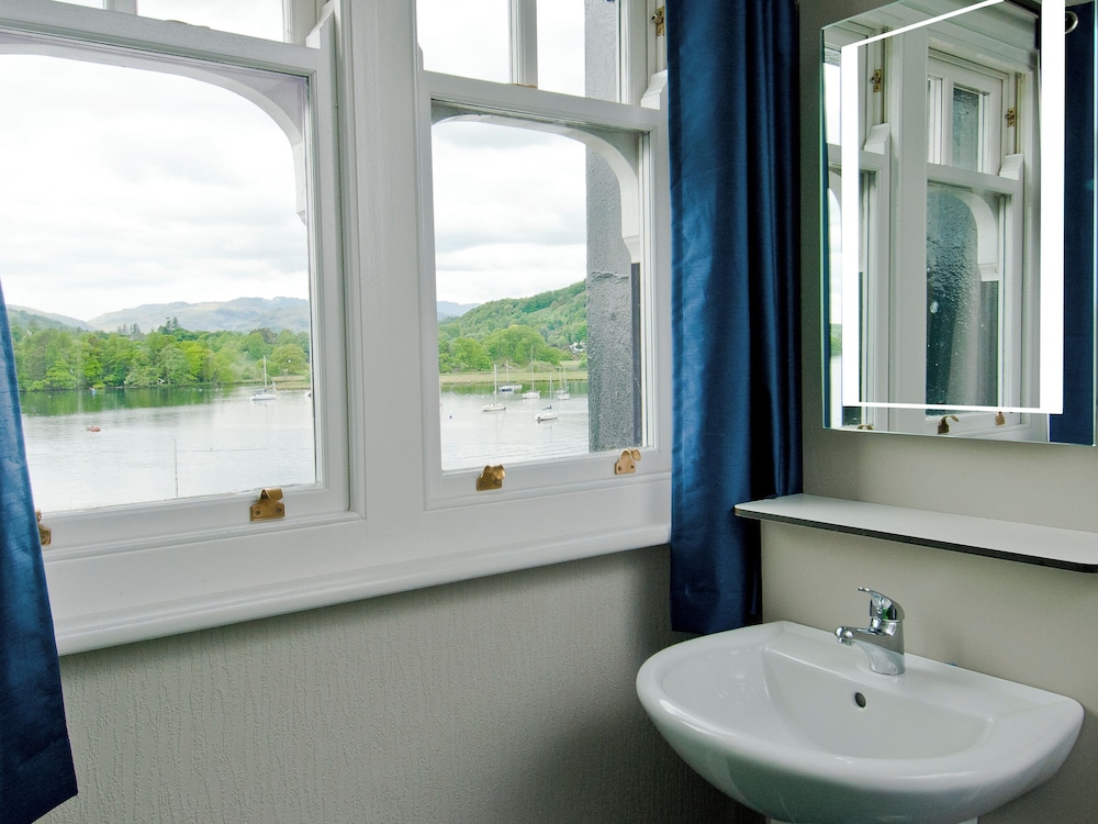 Room, Ensuite (Private, 6 Bed) photo 1