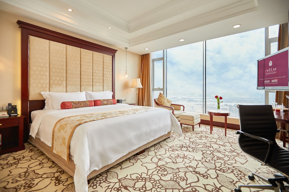 Superior Room, River View (King Bed) - Photo 4