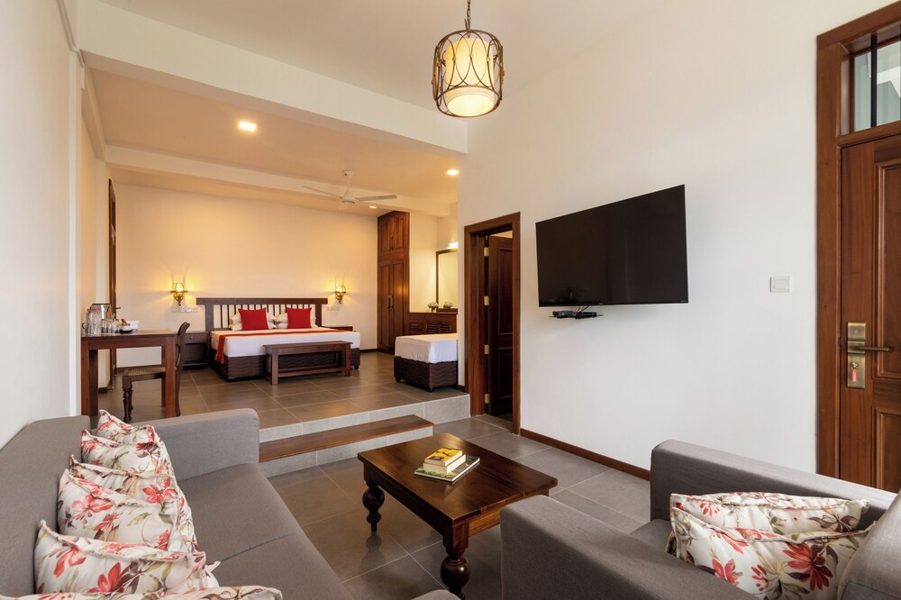 Deluxe Studio Suite, Balcony, Mountain View photo 2