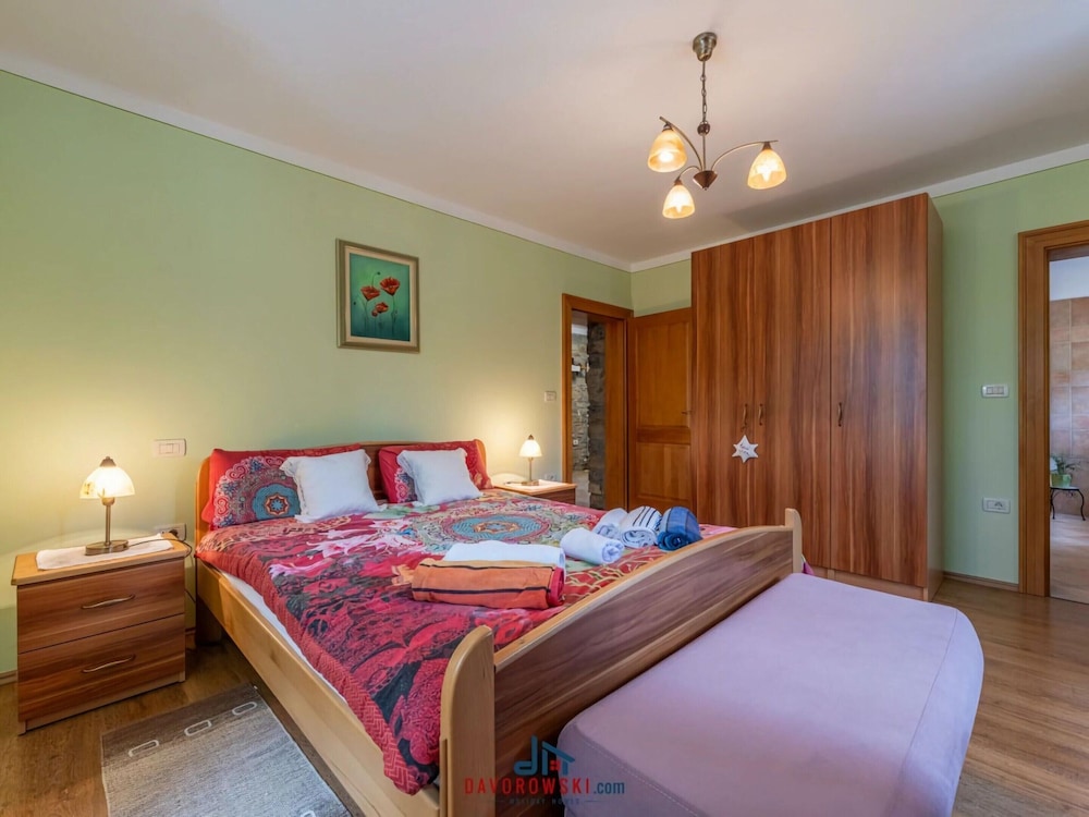 Villa photo 2