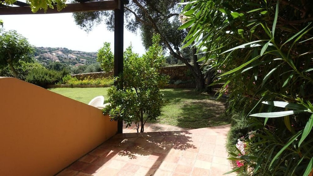 Duplex Apartment On The Ground Floor, Garden With Corsican Stone Walls, Terrace And Sea View photo 2