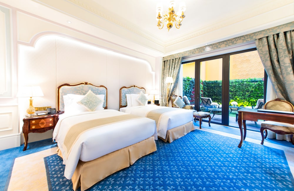 Two Bedroom Suite with Garden, Balcony