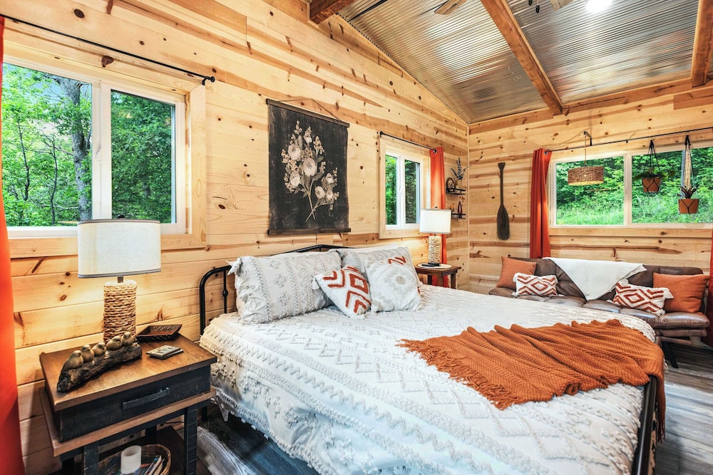 Cabin, Multiple Beds, Kitchen (Cozy Cove Cabin) photo 3