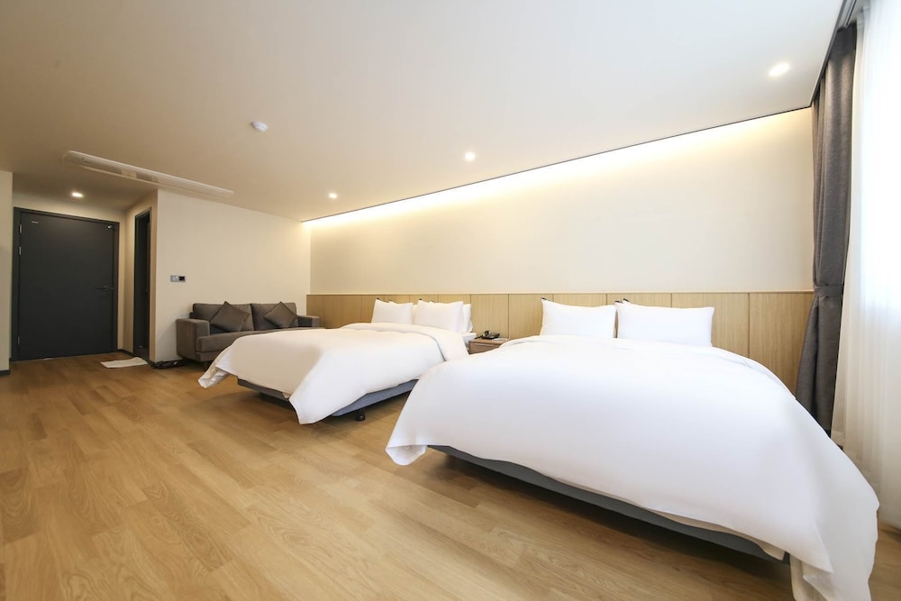 Premier Room