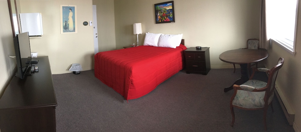 Standard Room, 1 Queen Bed photo 2