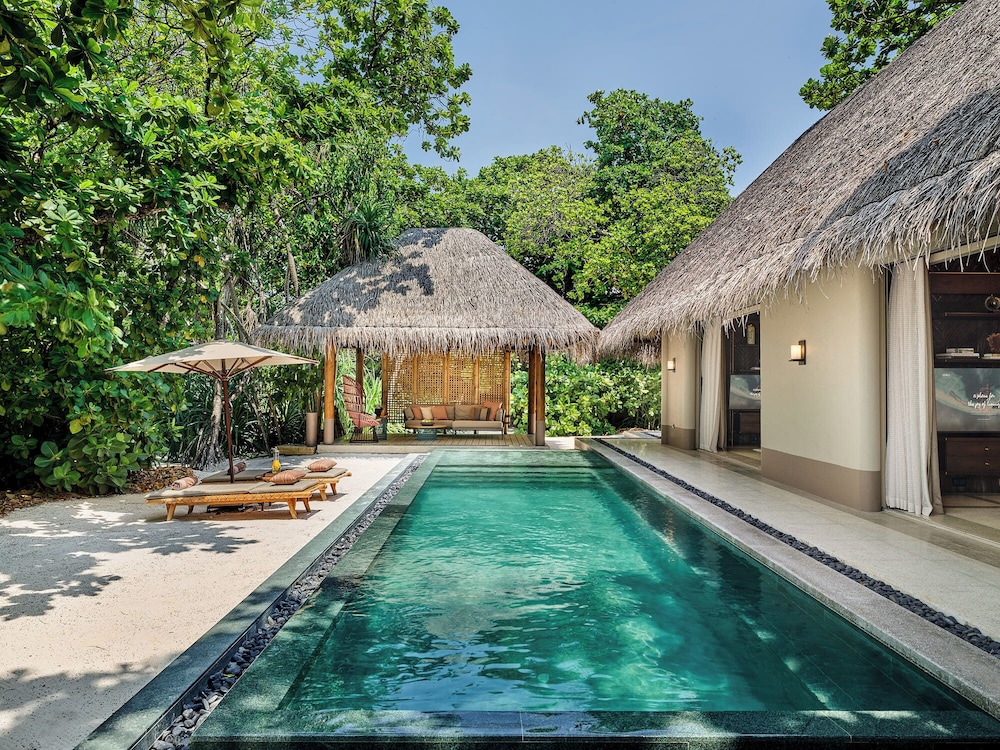 Luxury Beach Pool Villa
