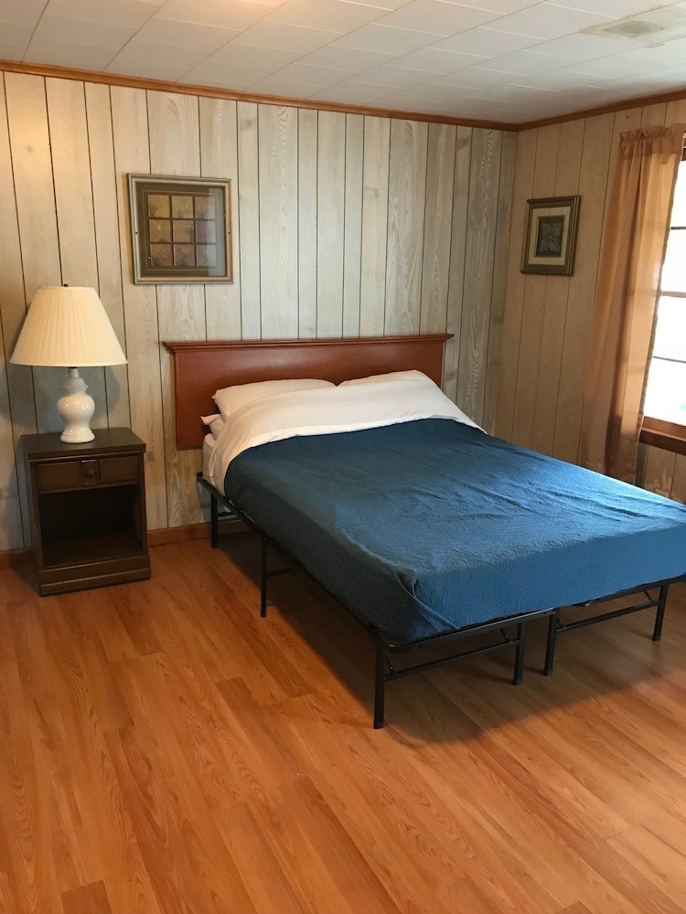 Family Suite, Multiple Beds, Non Smoking, Mountain View photo 1