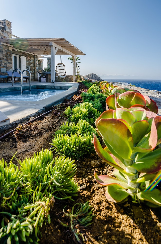 Luxury Suite, Private Pool, Sea View photo 3