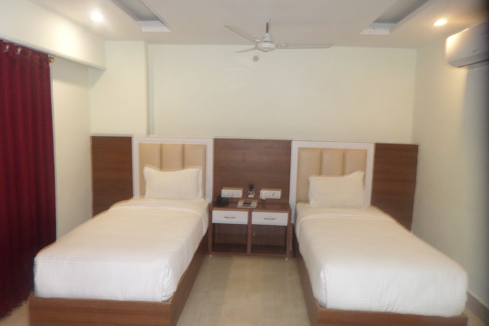 Deluxe Double or Twin Room, City View