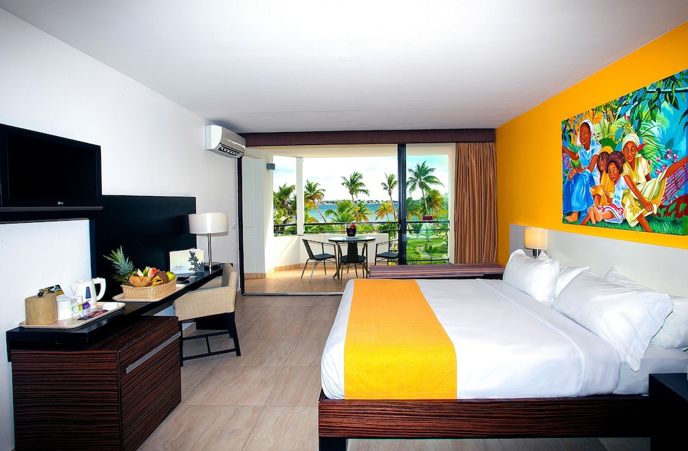 Superior Room, 1 King Bed with Sofa bed - Photo 1
