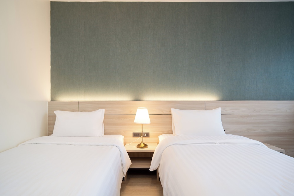 Deluxe Twin Room, Balcony photo 3