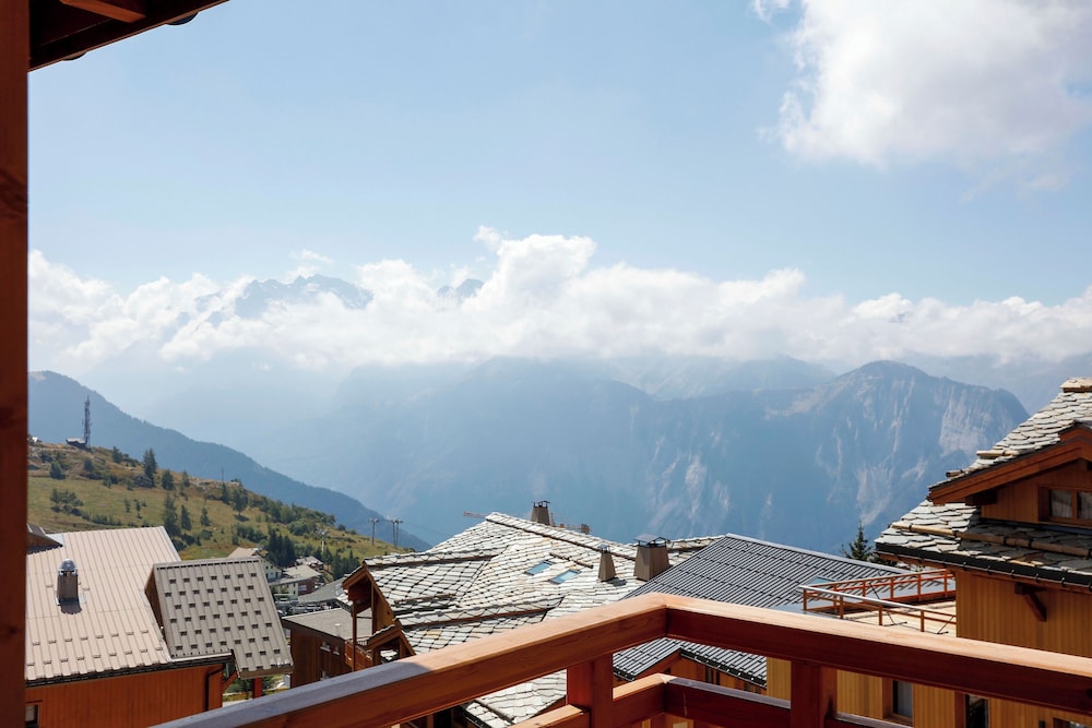 Superior Room, 1 King Bed With Sofa Bed, Mountain View