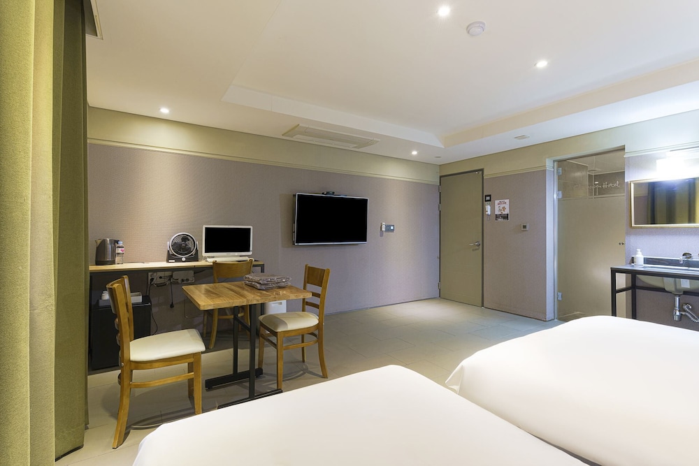Family Twin Room photo 2