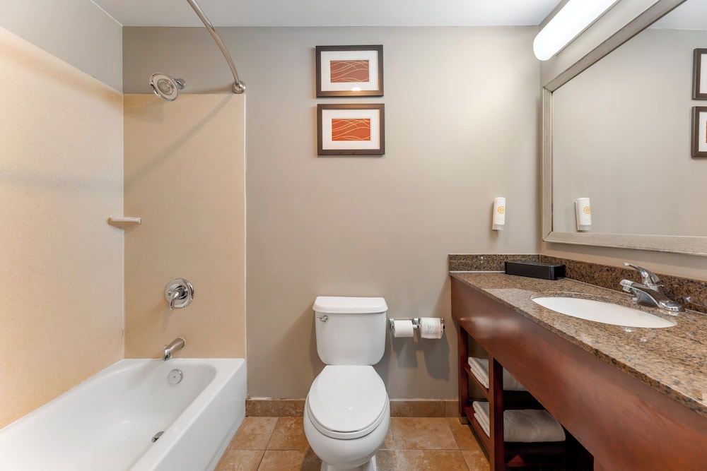 Standard Room, 2 Queen Beds, Accessible, Non Smoking (Roll-In Shower) - Photo 5
