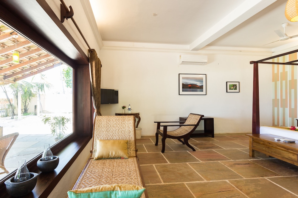 Superior Double Room, 1 Bedroom, Beach View, Sea Facing photo 2