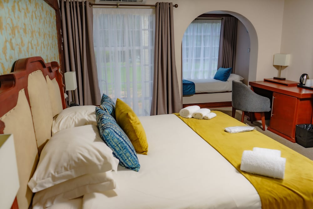 Deluxe Twin Room photo 2
