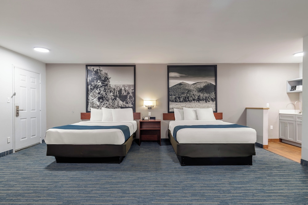 Suite, Multiple Beds, Non Smoking (Efficiency) - Photo 3