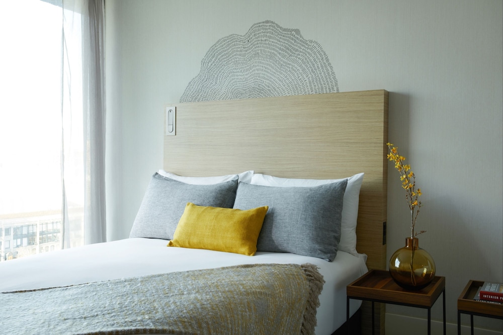 Superior Room, 1 King Bed, Non Smoking - Photo 3