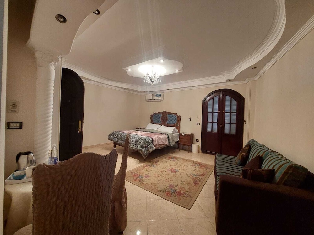 Deluxe Room - Photo 4