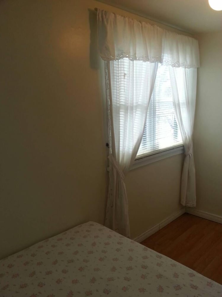 Private Room - 3 Beds photo 2