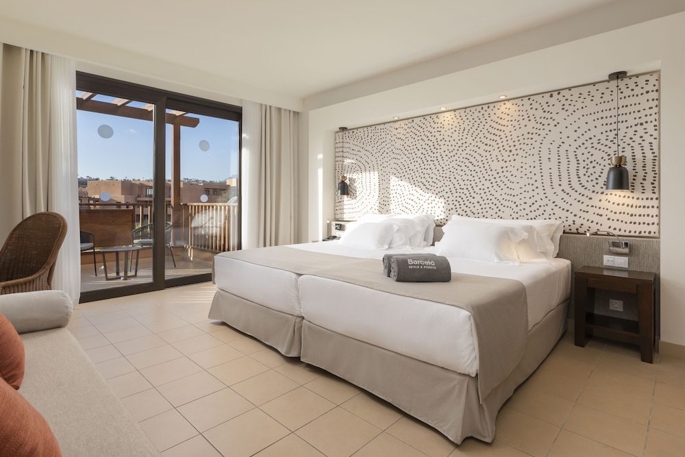 Double Room, Pool View (DBL12 | 2A1C)