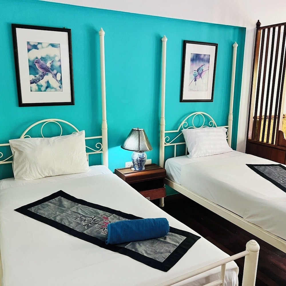 Superior Twin bed photo 2