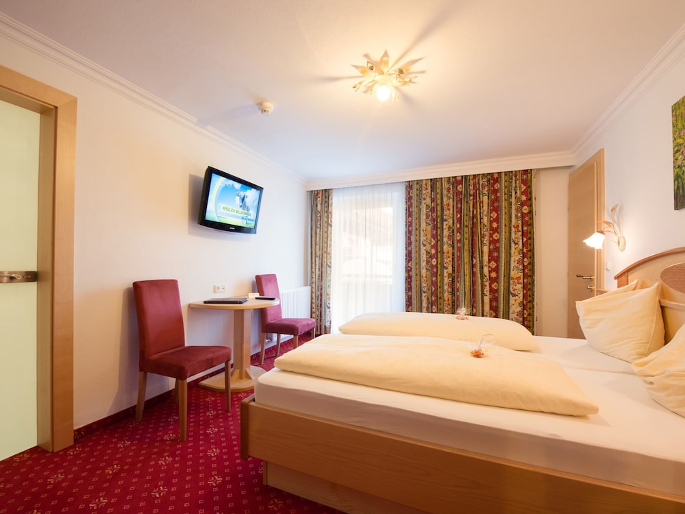 Comfort Double Room, 1 Bedroom, Mountain View photo 1