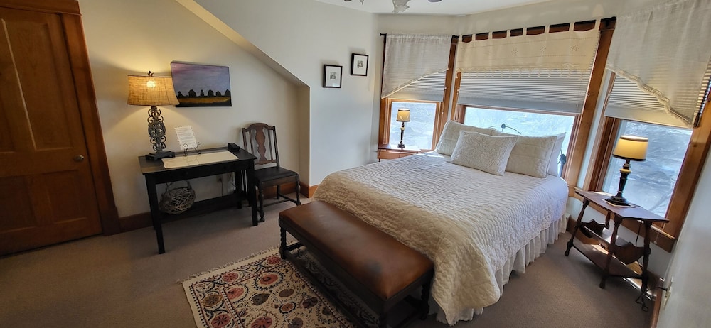 The Grapevine Room