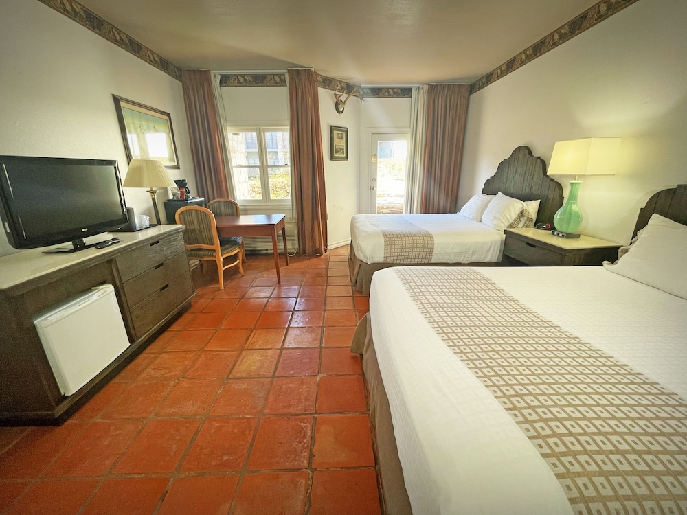 Suite, 2 Queen Beds